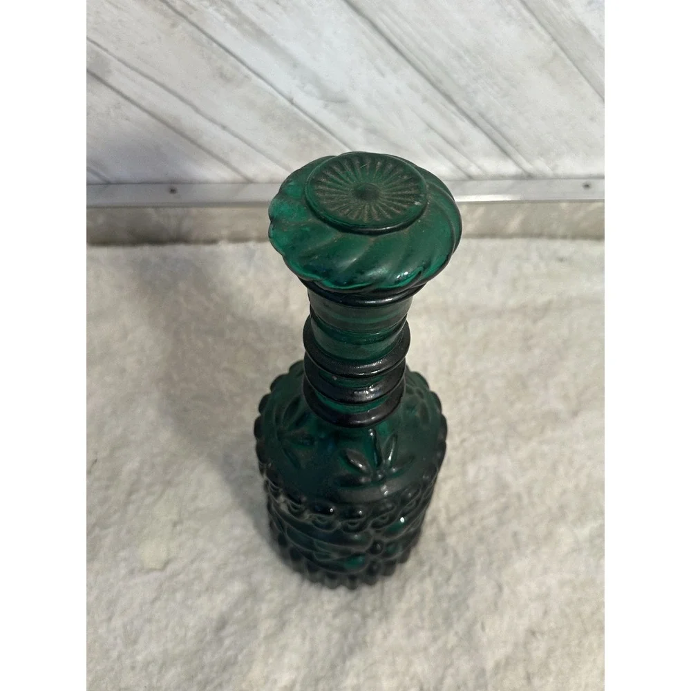 Vintage Jim Beam Kentucky Derby Glass Decanter 1968 Emerald Green With Stopper